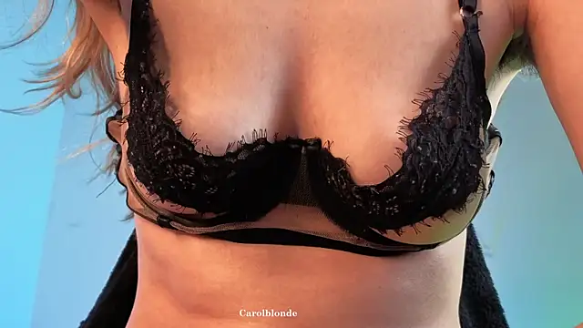 Snapshot of Carolblonde chatting on February 24, 1:25 am Carolblonde online show from February 24, 1:25 am