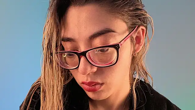 Snapshot of Carolblonde chatting on March 3, 12:39 am Carolblonde online show from March 3, 12:39 am