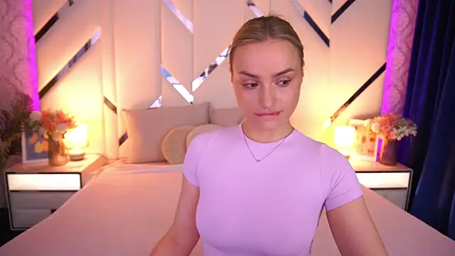 LindsieGreyy online show from May 31, 6:21 am