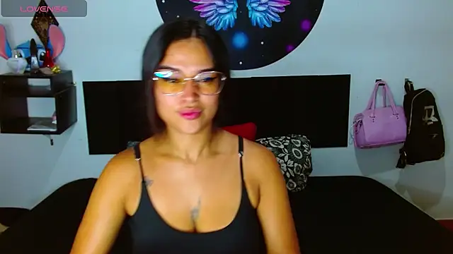 Snapshot of Ana_Riderr chatting on February 10, 3:21 am Ana Riderr online show from February 10, 3:21 am