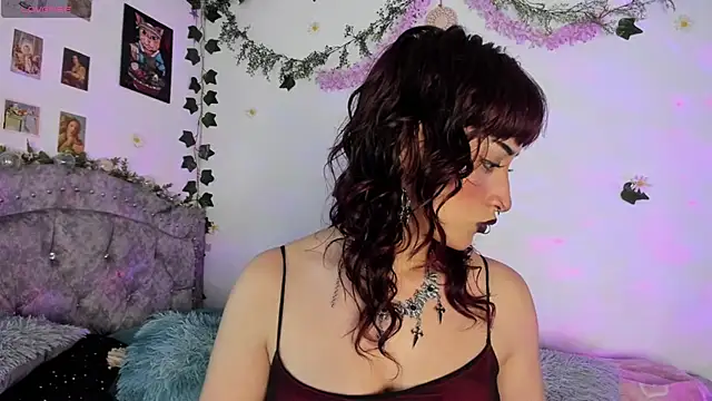 Snapshot of roxxystar_ chatting on October 24, 1:03 am roxxystar online show from October 24, 1:03 am