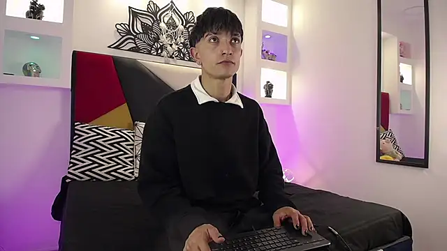 MaikyCooper online show from March 9, 5:33 am