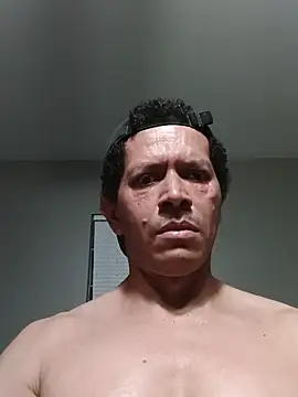 Snapshot of machoactivo1 chatting on July 9, 5:33 am machoactivo1 online show from July 9, 5:33 am