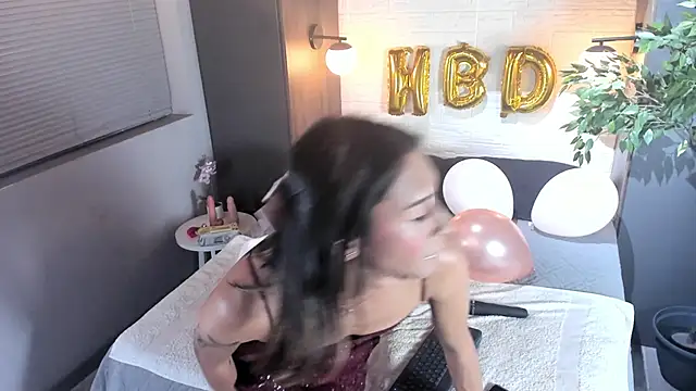 Georgina Palacios  online show from April 14, 3:45 am