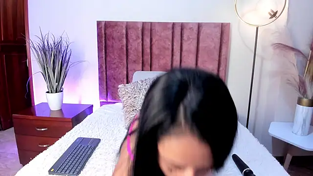 MiaHertz online show from December 18, 12:11 pm