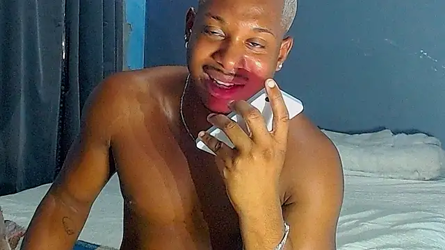 Snapshot of JackBlackone chatting on January 17, 3:39 pm JackBlackone online show from January 17, 3:39 pm