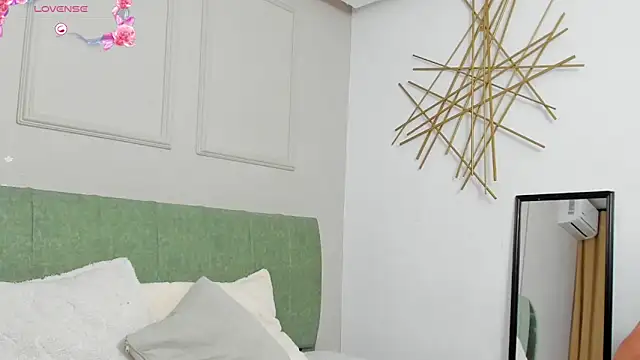 elizabeth 20 online show from October 30, 7:03 pm