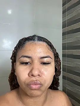 MELINAMARTINS online show from April 14, 8:15 pm