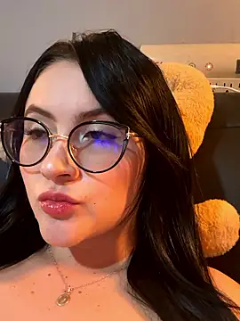 Snapshot of ValentinaOrtiz3 chatting on January 19, 2:26 am ValentinaOrtiz3 online show from January 19, 2:26 am