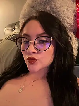 Snapshot of ValentinaOrtiz3 chatting on March 6, 12:07 am ValentinaOrtiz3 online show from March 6, 12:07 am