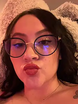 Snapshot of ValentinaOrtiz3 chatting on March 18, 10:02 pm ValentinaOrtiz3 online show from March 18, 10:02 pm