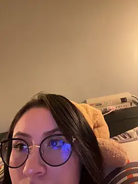 Snapshot of ValentinaOrtiz3 chatting on April 8, 1:27 am ValentinaOrtiz3 online show from April 8, 1:27 am