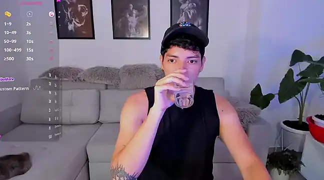  JacobMiller   online show from March 1, 9:37 pm