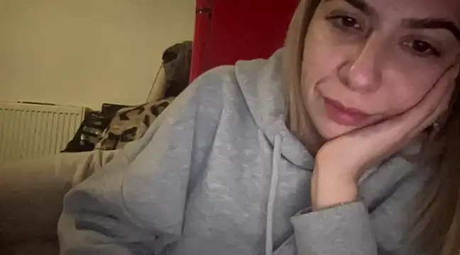 sarrah rossy online show from February 11, 1:10 am