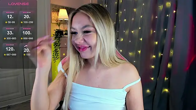 Snapshot of _Loneve__ chatting on March 13, 10:32 pm Loneve online show from March 13, 10:32 pm