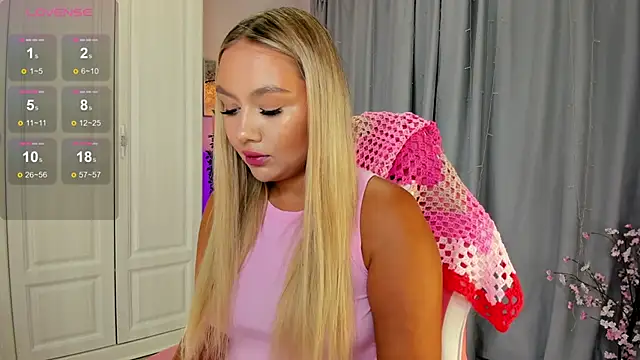 Snapshot of _Loneve__ chatting on September 18, 3:58 pm Loneve online show from September 18, 3:58 pm