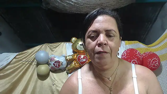 Snapshot of alina_maturehot chatting on February 23, 8:06 am alina maturehot online show from February 23, 8:06 am