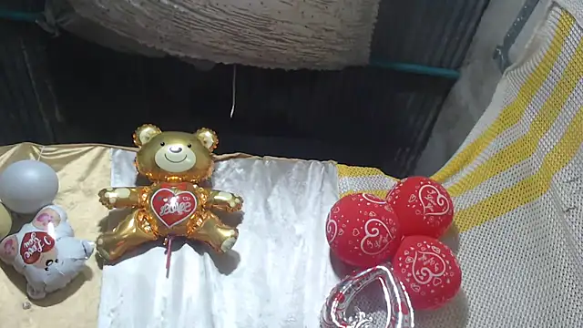 Snapshot of alina_maturehot chatting on February 23, 8:22 pm alina maturehot online show from February 23, 8:22 pm