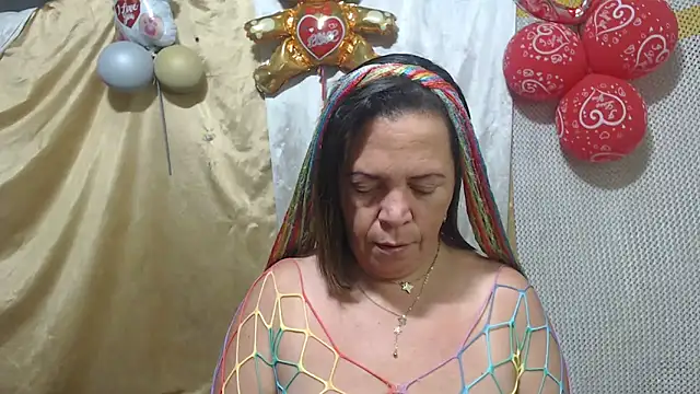 Snapshot of alina_maturehot chatting on February 24, 5:00 am alina maturehot online show from February 24, 5:00 am