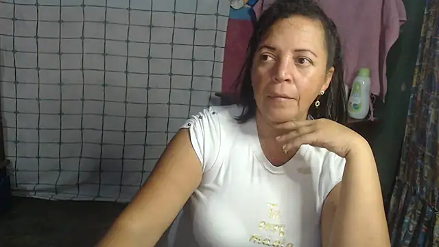 Snapshot of alina_maturehot chatting on March 2, 2:08 am alina maturehot online show from March 2, 2:08 am