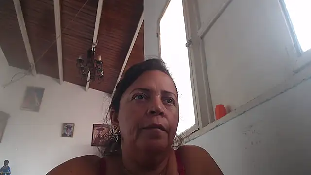 Snapshot of alina_maturehot chatting on March 3, 2:15 pm alina maturehot online show from March 3, 2:15 pm