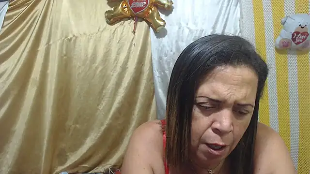 Snapshot of alina_maturehot chatting on March 13, 1:40 pm alina maturehot online show from March 13, 1:40 pm