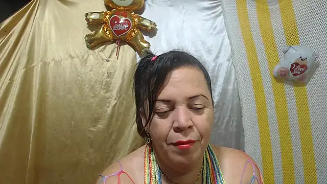 Snapshot of alina_maturehot chatting on March 18, 12:47 pm alina maturehot online show from March 18, 12:47 pm