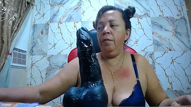 Snapshot of alina_maturehot chatting on May 18, 7:14 am alina maturehot online show from May 18, 7:14 am