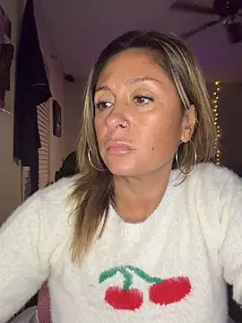 bossyroxy84 online show from November 12, 12:55 am