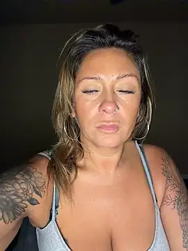 bossyroxy84 online show from November 18, 1:55 am