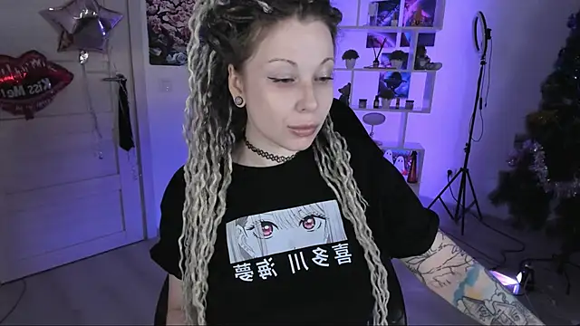 HoneySallyMoore online show from December 3, 12:51 am