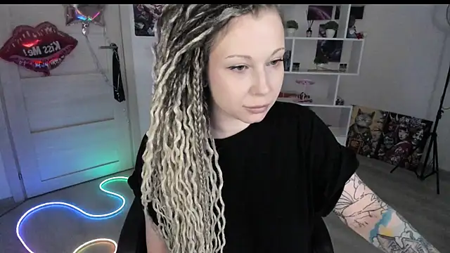 Snapshot of HoneySallyMoore chatting on March 25, 3:07 pm HoneySallyMoore online show from March 25, 3:07 pm