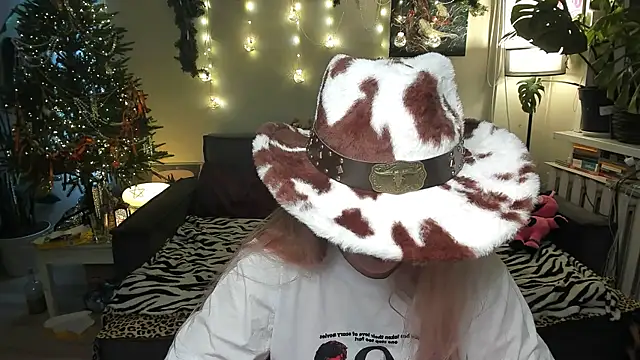 Alexa Pirs online show from January 7, 2:30 pm