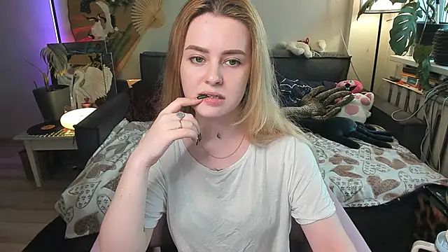 Snapshot of Alexa_Pirs chatting on April 25, 1:14 pm Alexa Pirs online show from April 25, 1:14 pm