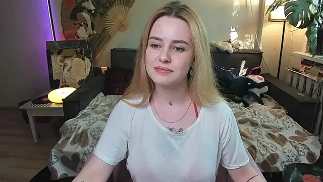 Snapshot of Alexa_Pirs chatting on May 6, 2:55 pm Alexa Pirs online show from May 6, 2:55 pm