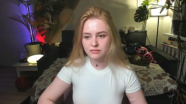 Snapshot of Alexa_Pirs chatting on May 16, 7:56 pm Alexa Pirs online show from May 16, 7:56 pm