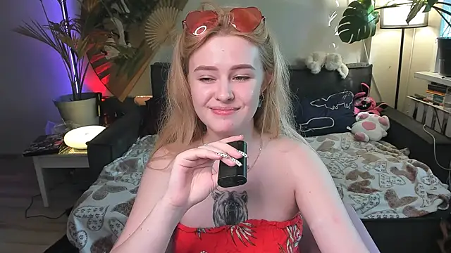 Snapshot of Alexa_Pirs chatting on May 18, 2:45 pm Alexa Pirs online show from May 18, 2:45 pm