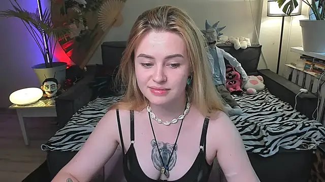 Snapshot of Alexa_Pirs chatting on June 29, 3:01 pm Alexa Pirs online show from June 29, 3:01 pm