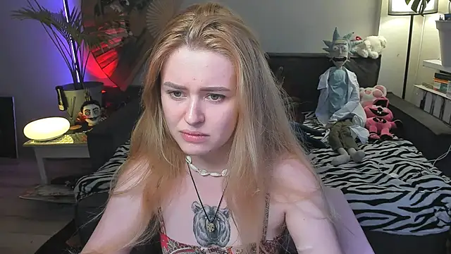 Snapshot of Alexa_Pirs chatting on July 22, 4:32 pm Alexa Pirs online show from July 22, 4:32 pm