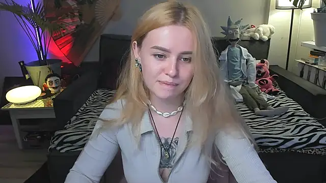 Snapshot of Alexa_Pirs chatting on July 25, 4:48 pm Alexa Pirs online show from July 25, 4:48 pm