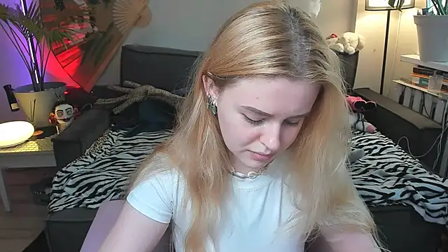 Snapshot of Alexa_Pirs chatting on July 30, 3:00 pm Alexa Pirs online show from July 30, 3:00 pm