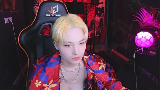 Akemi Sora  online show from March 8, 7:20 pm