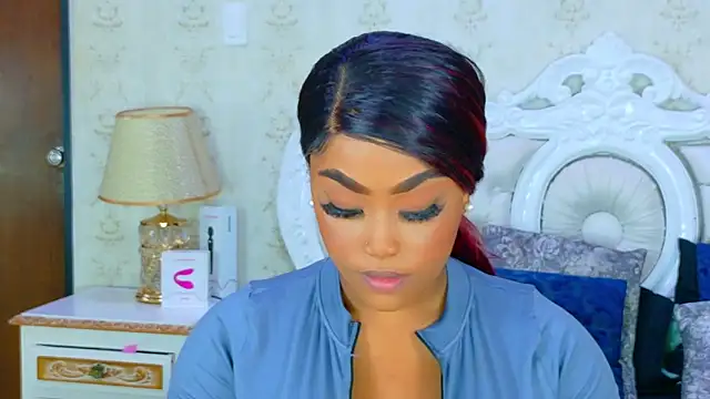 TianahGlow online show from October 31, 9:05 pm