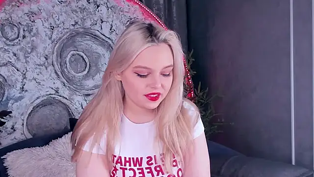 CLAIRE VOGT online show from March 11, 6:00 am