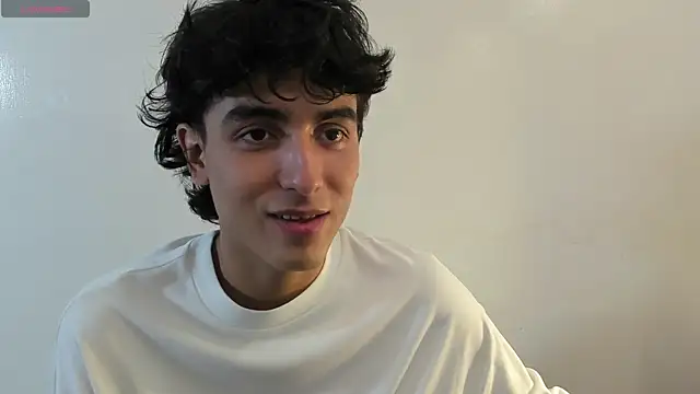 Snapshot of salvatore_montt chatting on March 9, 1:35 am salvatore montt online show from March 9, 1:35 am