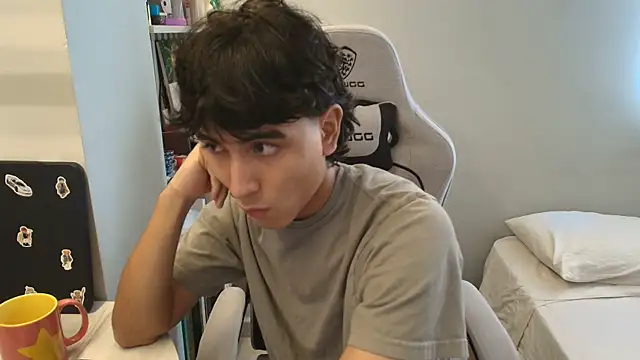 Snapshot of salvatore_montt chatting on October 17, 9:17 pm salvatore montt online show from October 17, 9:17 pm