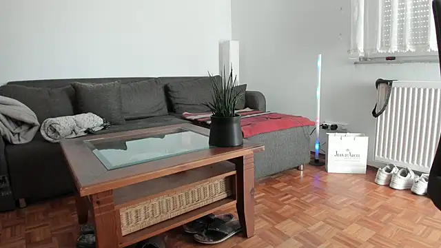 Snapshot of molicaremolicare chatting on November 13, 10:36 am molicaremolicare online show from November 13, 10:36 am