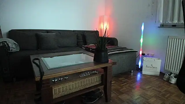 Snapshot of molicaremolicare chatting on November 26, 1:01 pm molicaremolicare online show from November 26, 1:01 pm