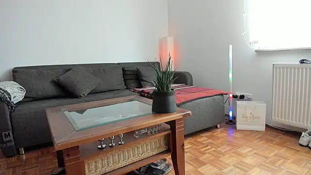 Snapshot of molicaremolicare chatting on November 28, 2:20 pm molicaremolicare online show from November 28, 2:20 pm