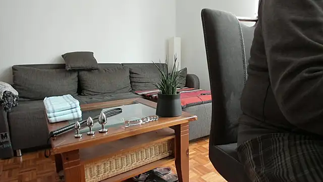 Snapshot of molicaremolicare chatting on December 4, 11:19 am molicaremolicare online show from December 4, 11:19 am